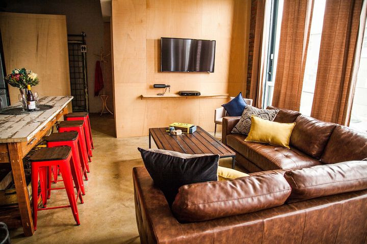 Room 33 of 49