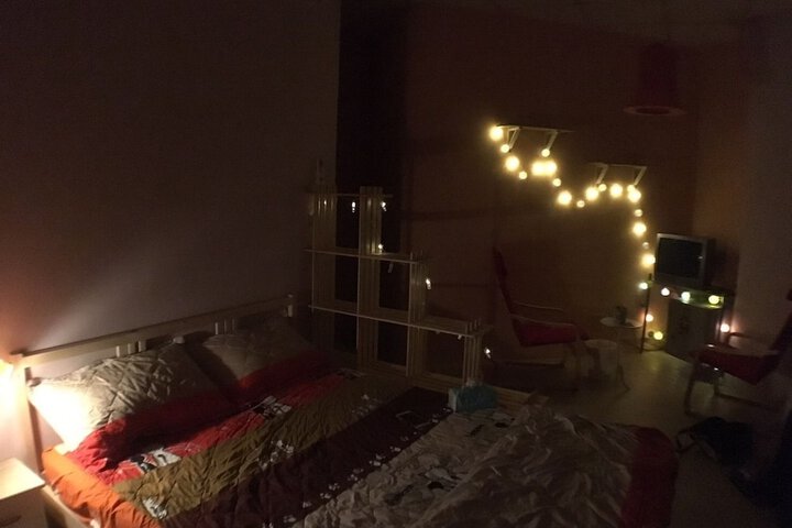 Room 4 of 16