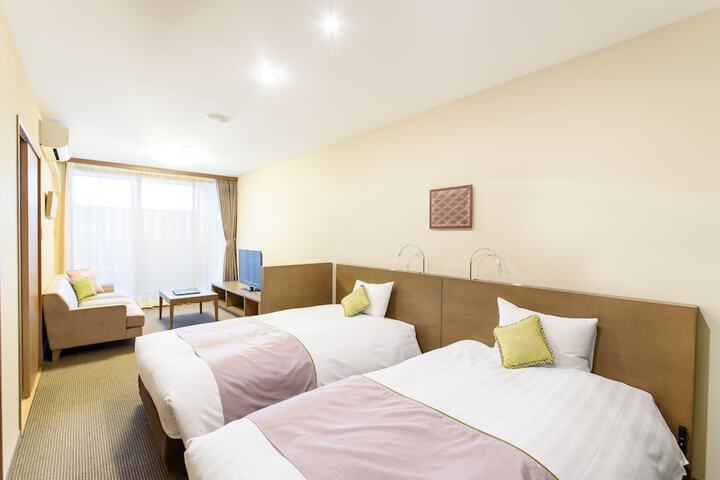 Room 4 of 47