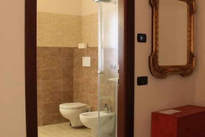 Room 7 of 31