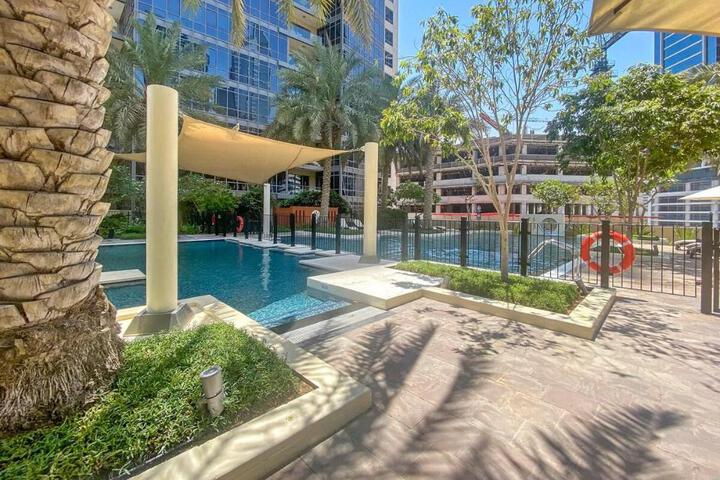 Silkhaus High Floor w / Canal View | South Ridge