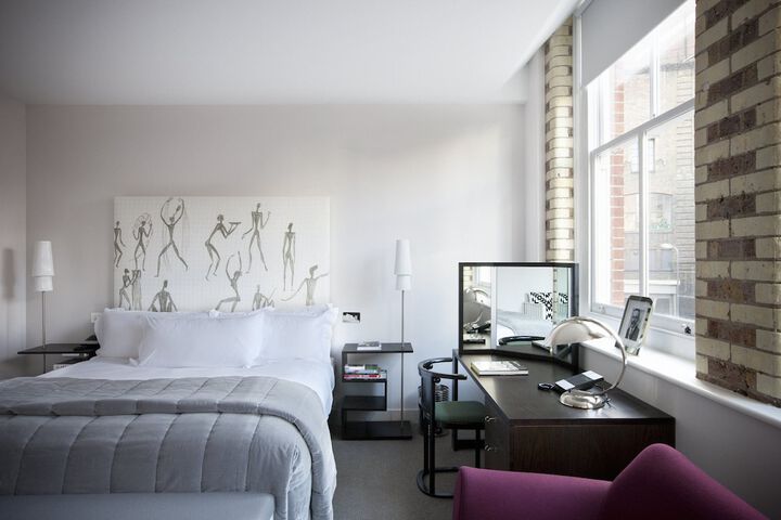 Room 15 of 68