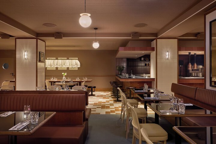 Dining 73 of 82
