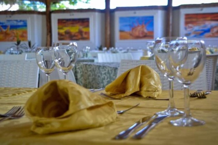 Dining 42 of 55