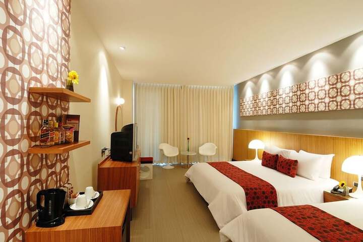 Room 44 of 168