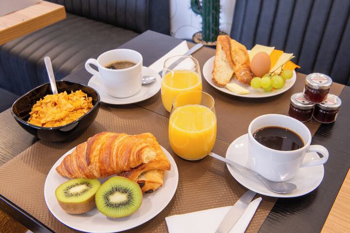 Breakfast/Coffee Service 20 of 26