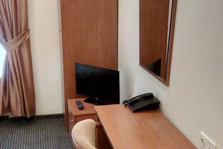 Room 10 of 39