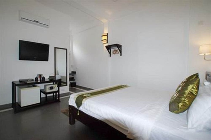 Room 8 of 47