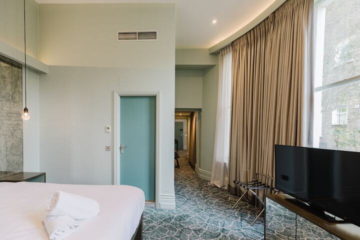 Room 180 of 263