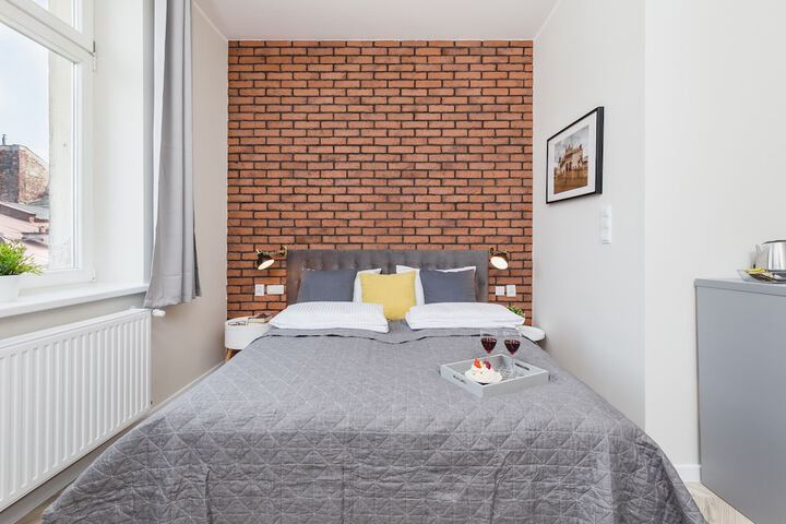 Room 7 of 28