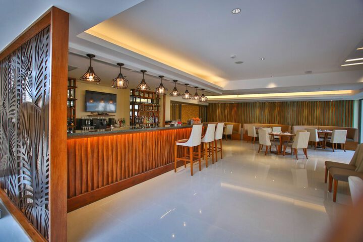 Lounge 116 of 128