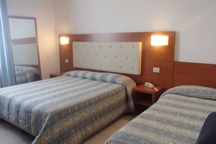 Room 6 of 51