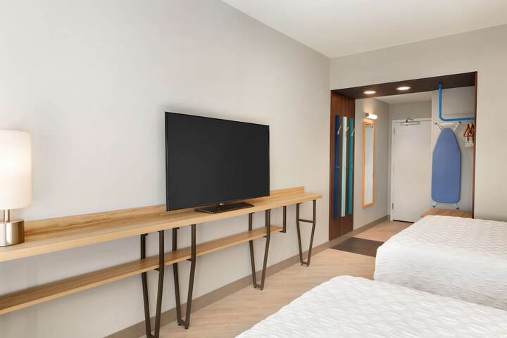 Room 15 of 43