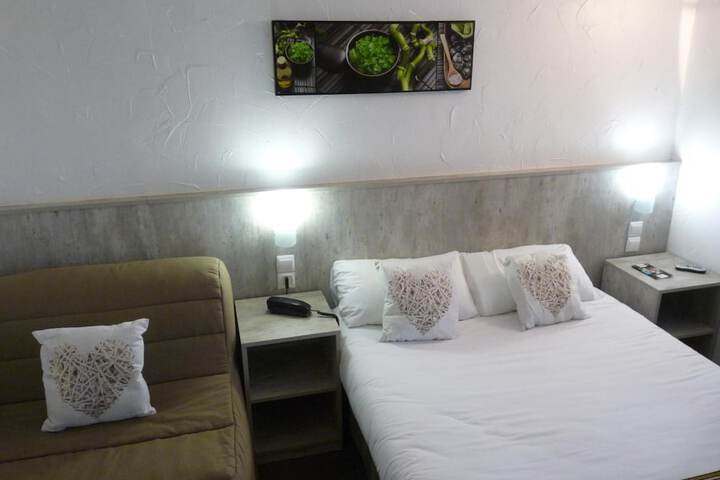 Room 7 of 42