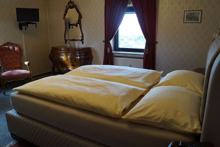 Room 11 of 45