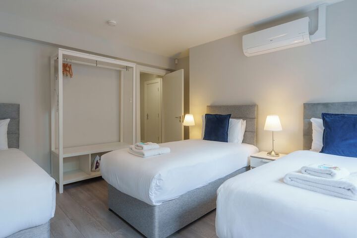 Room 43 of 106
