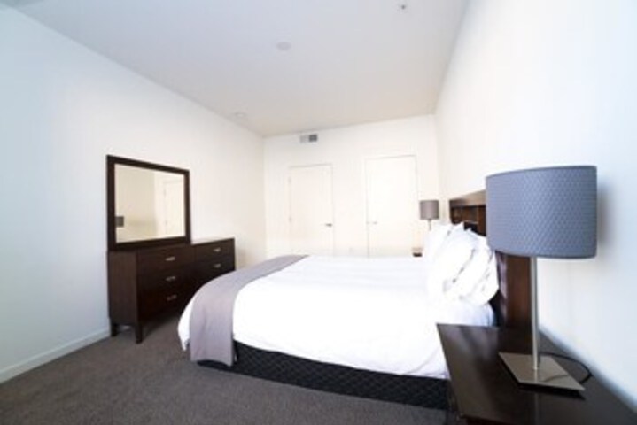 Room 9 of 11