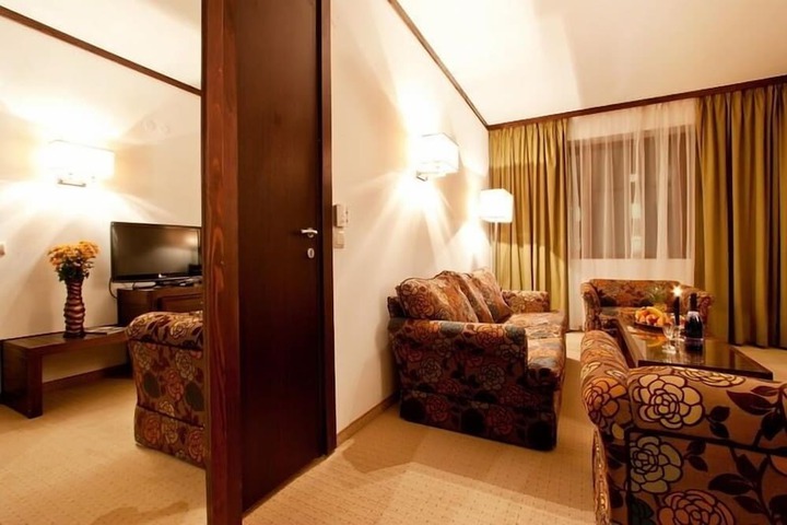 Room 10 of 54