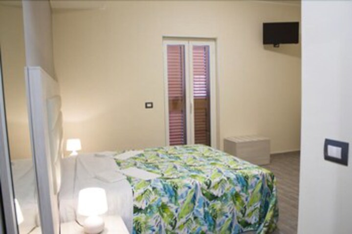 Room 37 of 43