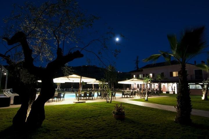 Hotel Entry