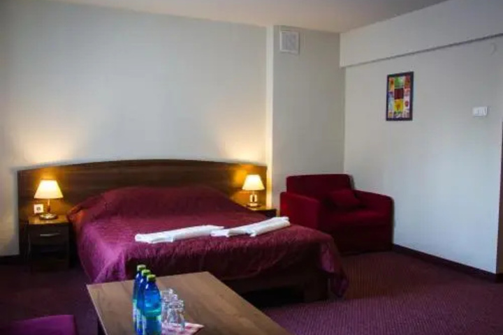 Room 4 of 23