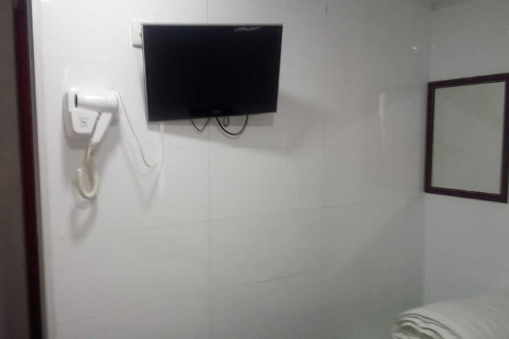Room 34 of 43