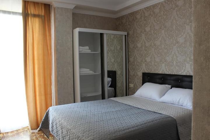 Room 8 of 27