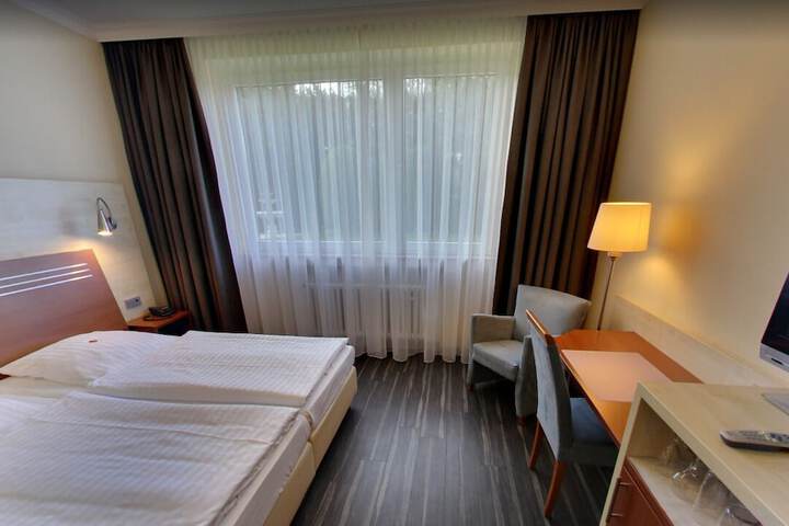 Room 17 of 81