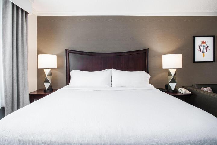 1 King Bed (2 of 3)