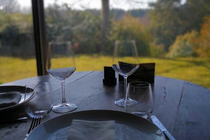 Dining 9 of 14