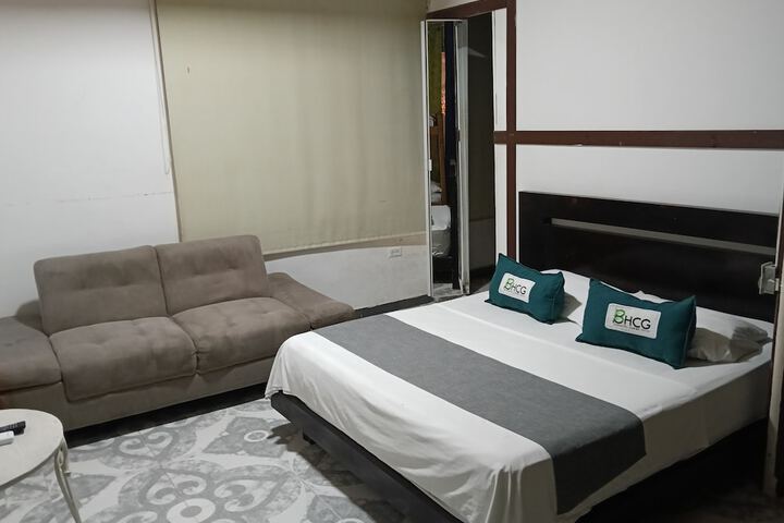 Room 2 of 37