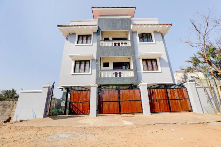OYO Home Fantasea Uthandi Near Juhu Beach