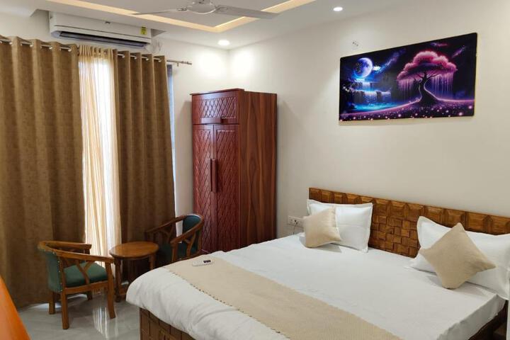 Aadhya Hotel & Adhira Restaurant