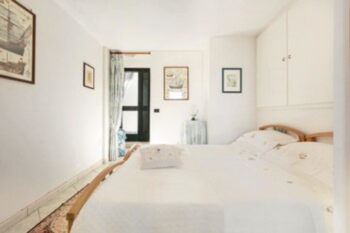Room 17 of 29