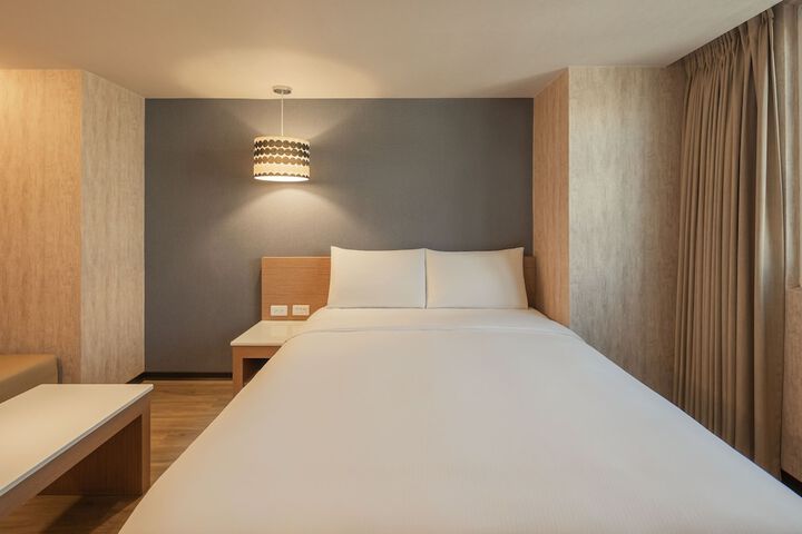 Room 22 of 76