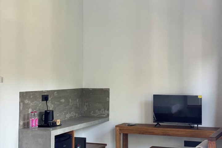 Room 15 of 36