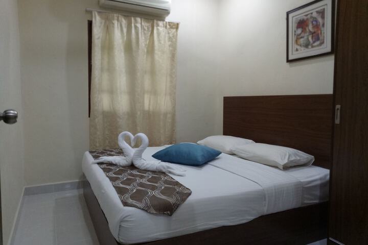 Room 5 of 126