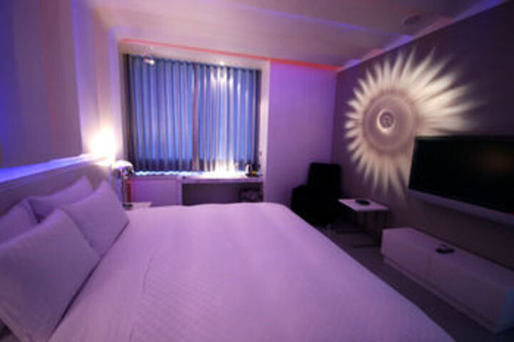 Room 25 of 49
