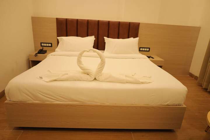 Room 9 of 38