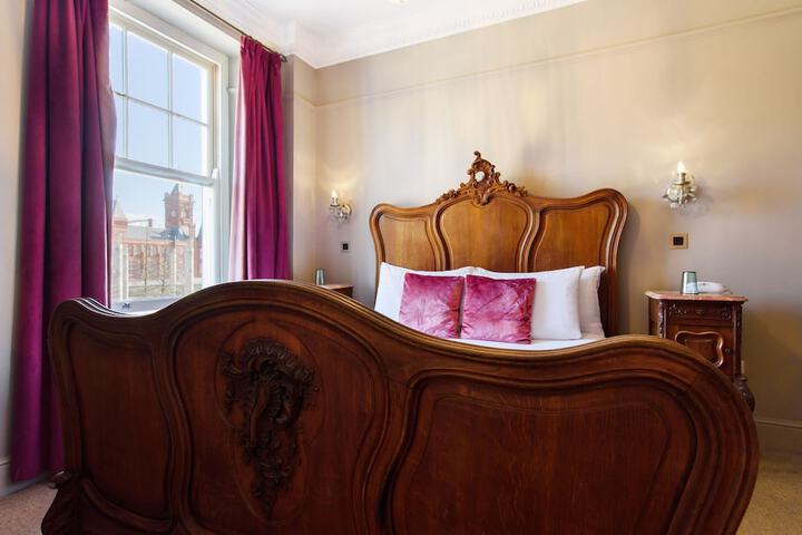 Room 45 of 153