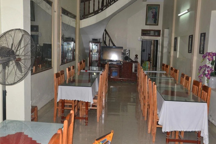 restaurant