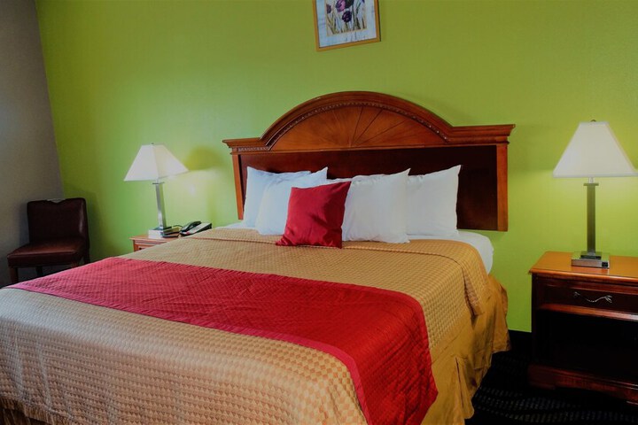 Room 12 of 37