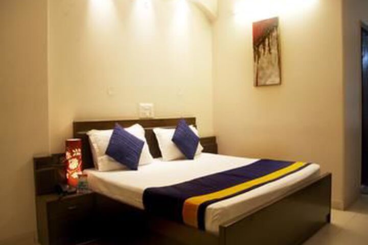 Room 12 of 14