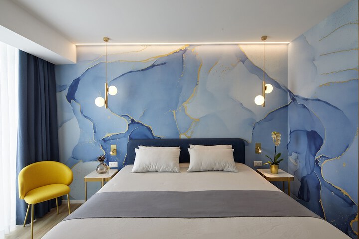 Room 13 of 64