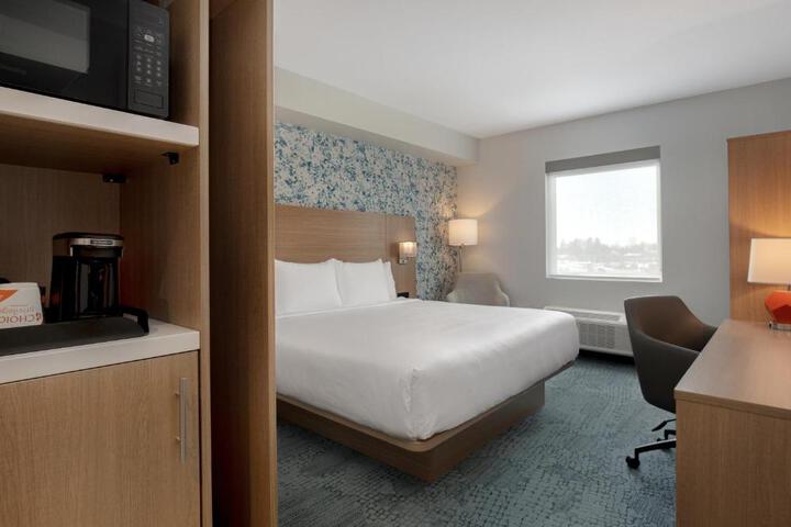 1 King Bed Suite (5 of 7)