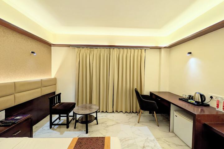 Room 28 of 184