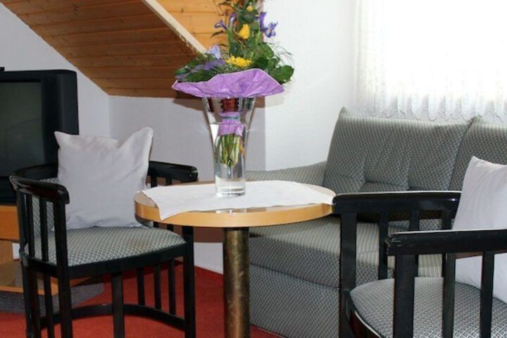 Room 4 of 20