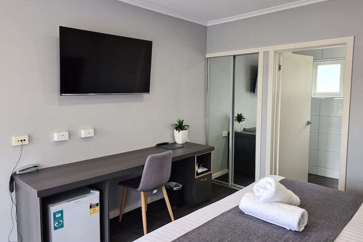 Room 16 of 34
