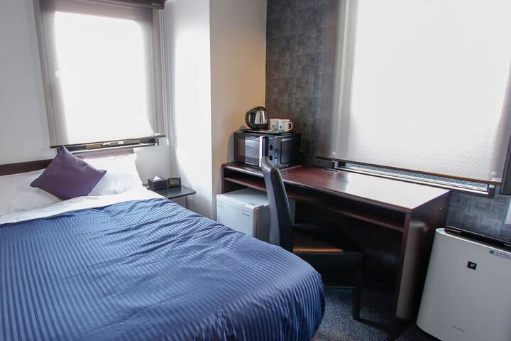 Room 5 of 16