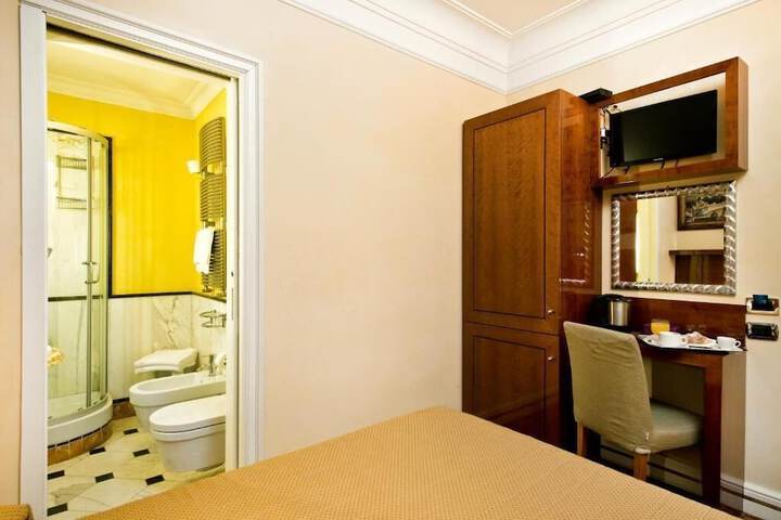 Room 30 of 35
